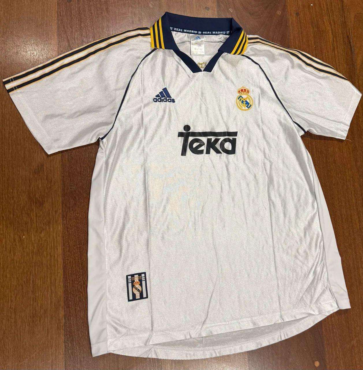 Camisa retrô  Real Madrid Teka impecável 