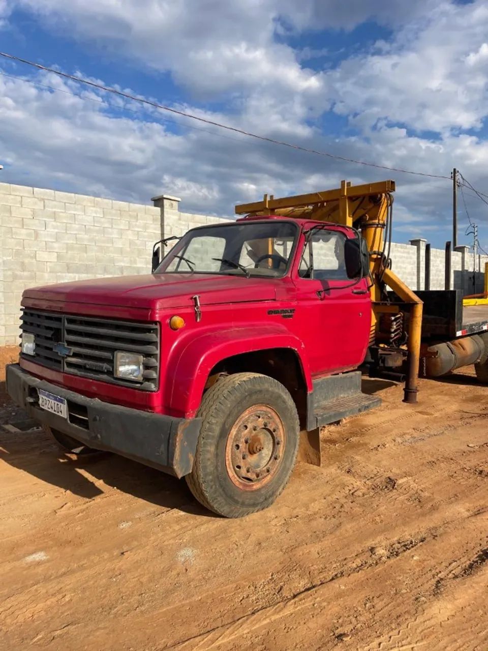 VENDE CAMINHÃO D 11000 COM MUNK , DOCUMENTADO
