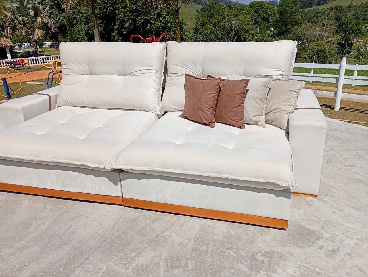 Sofa de luxo 2,90 bege claro lindo !! - Foto 2
