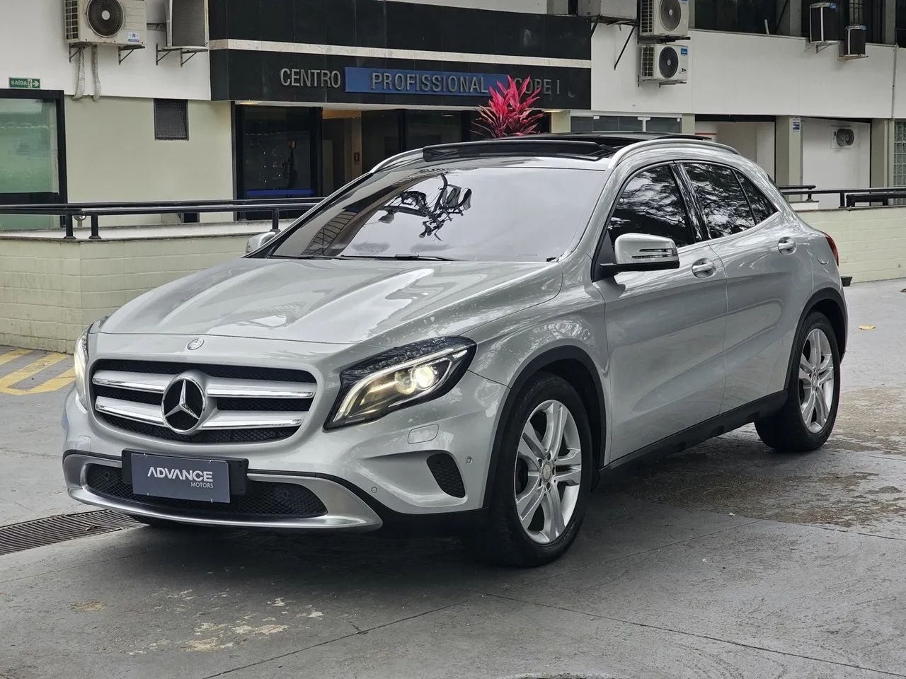 Mercedes-Benz GLA 200 Vision 1.6/1.6 TB 16V Flex Aut. 2015