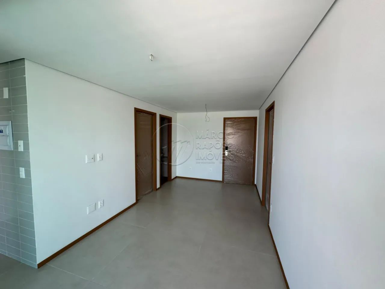Apartamento com 2 Quartos e Varanda à Venda no Condomínio Milagres Beach - Foto 3