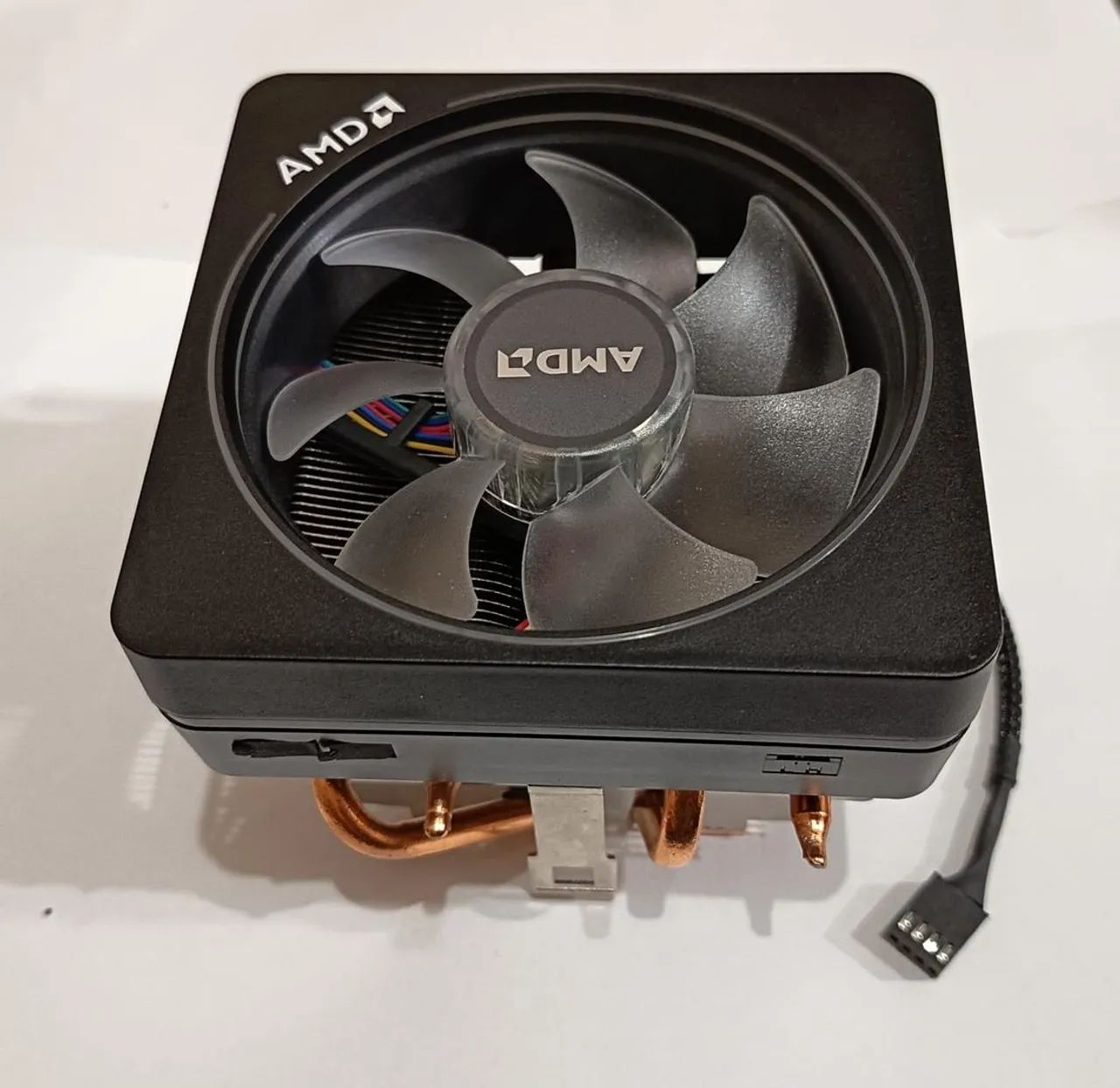 Cooler original AMD wraith Prism com RGB