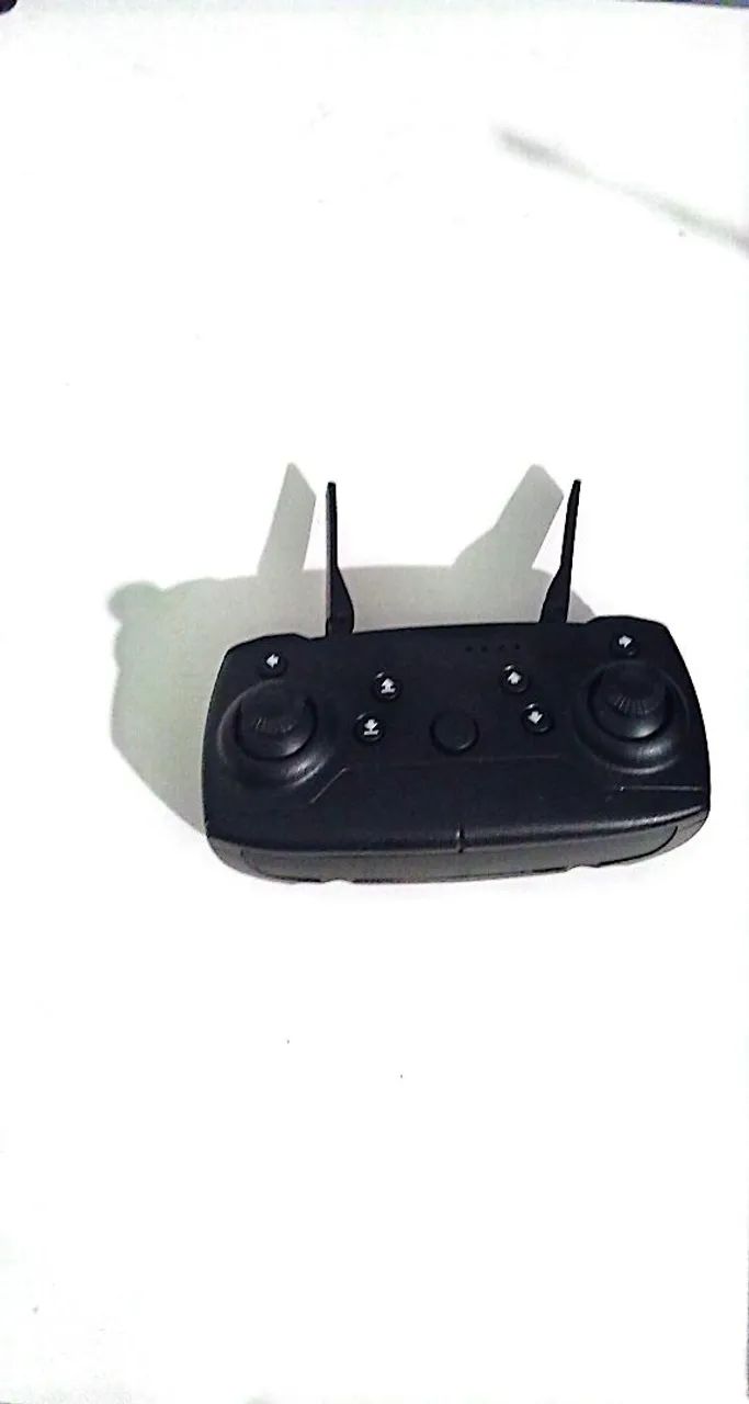 Drone E88 Dobrável com Controle e Maleta / Bag (Sem Bateria) - Foto 4