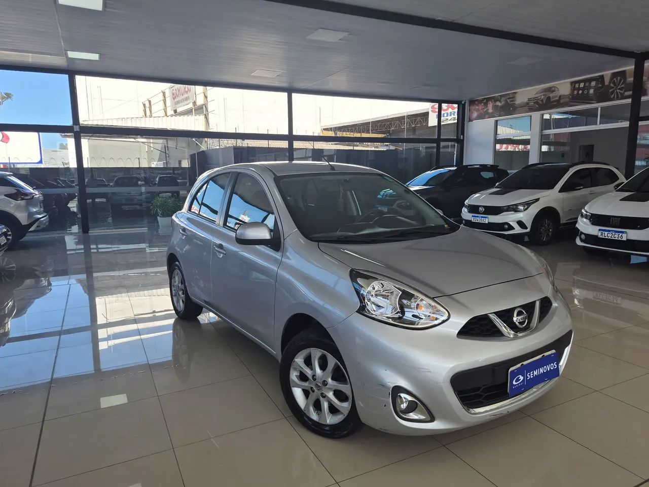 Nissan March SV 1.6 16V Flex Fuel 2015 - Foto 2