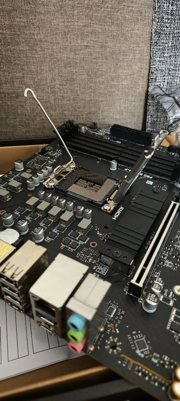 Placa Mãe DDR5 LGA 1700