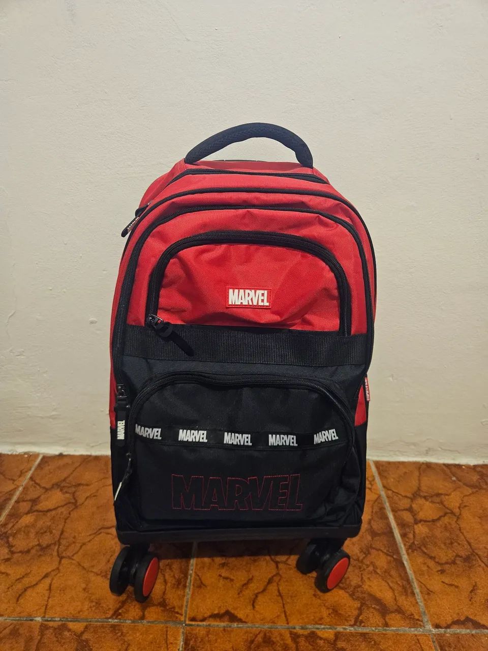 Mochila marvel com lancheira