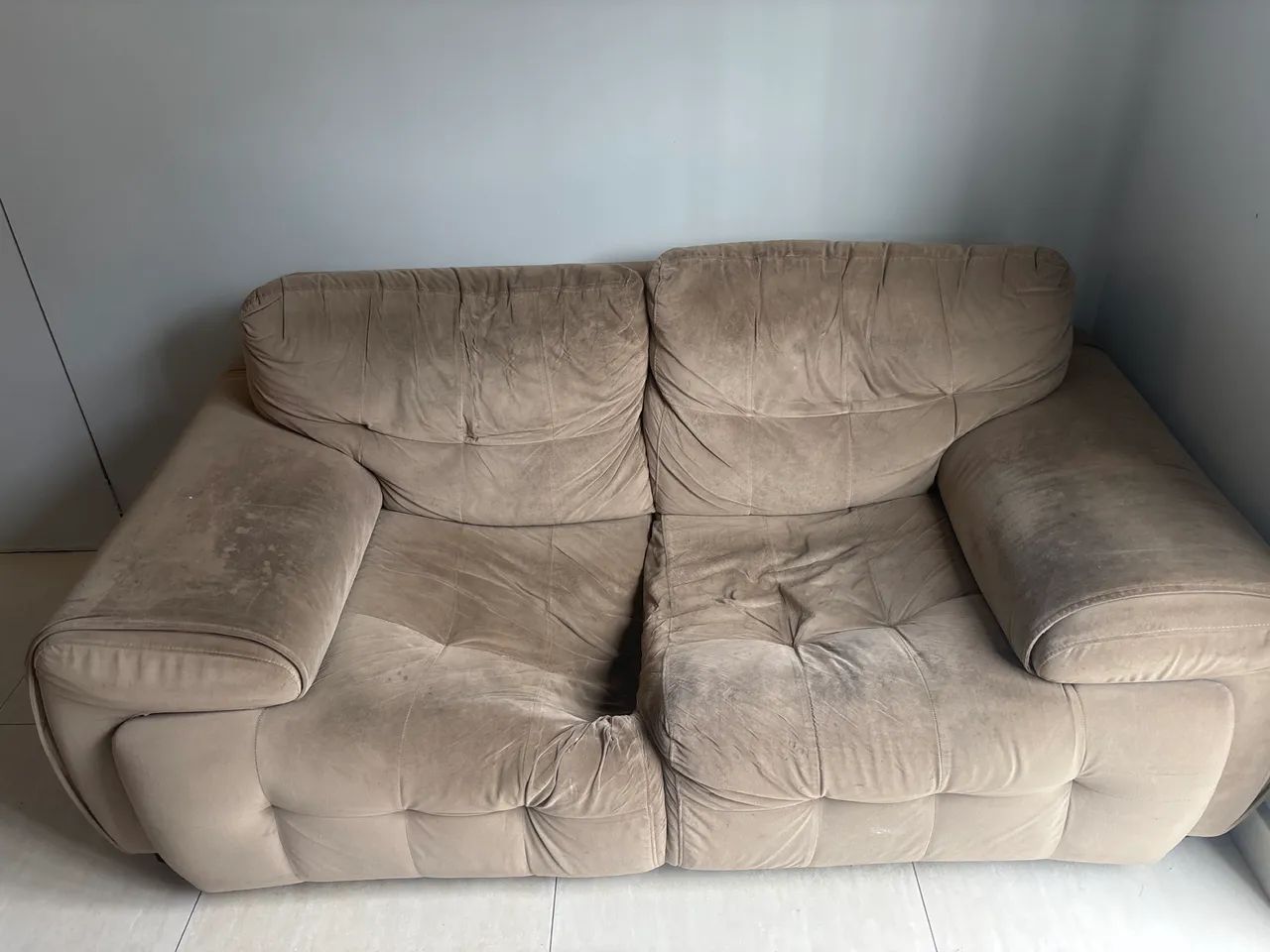 Vende-Se sofá de madeira maciça (ler descrição)