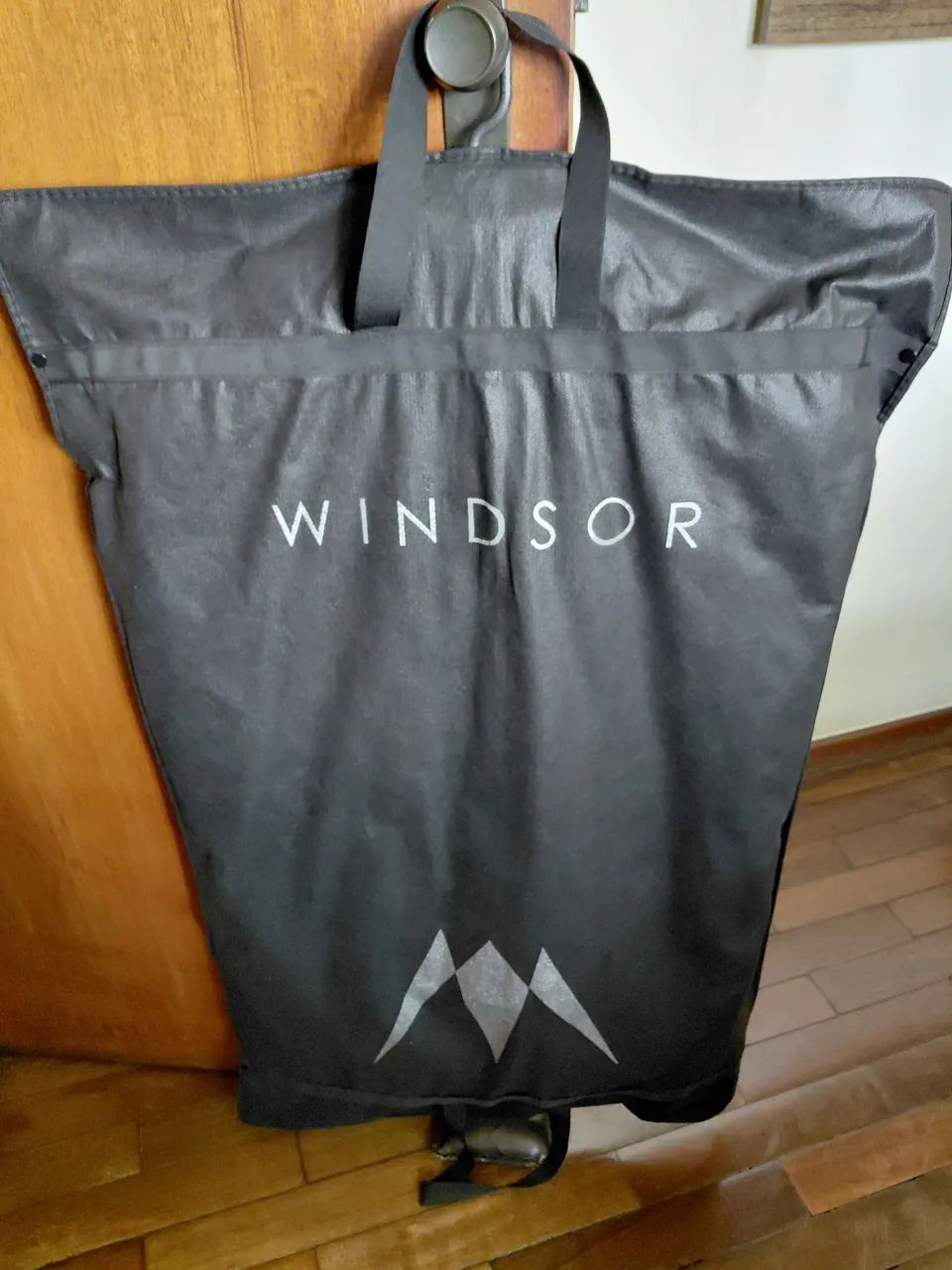 Terno WINDSOR Preto 2 botões usado 1 vez