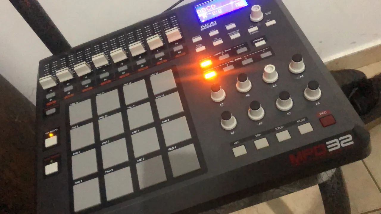 MPD32 AKAI - Foto 2