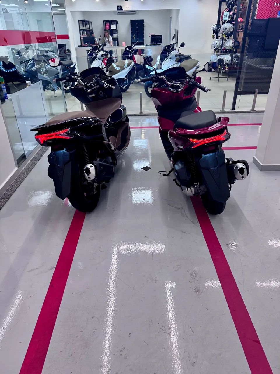 HONDA  PCX DLX PRATICAMENTE ZERO KM - Foto 5