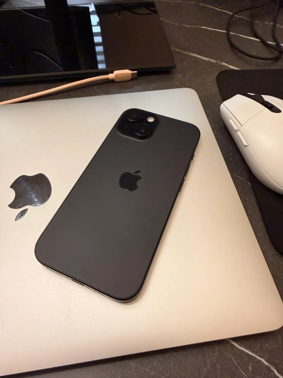 iPhone 15 128GB