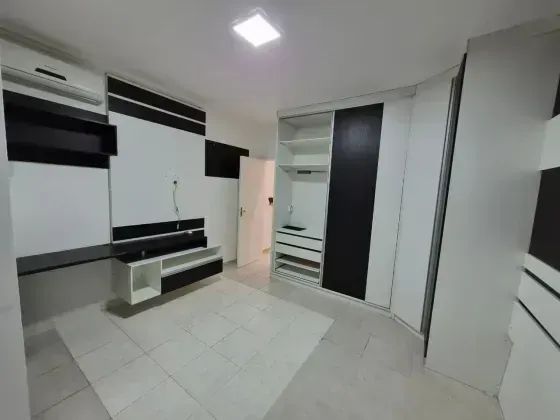 RESIDENCIAL LARANJEIRAS, 4 SUÍTES, S/ 1 TÉRREA, PISCINA, CHURRASQUEIRA, COM ARMARIOS E AR.