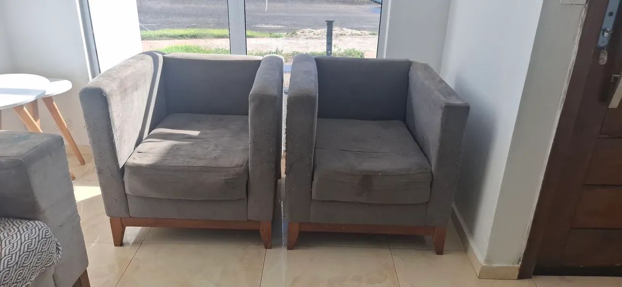 2 Poltronas Madeira Maciça 