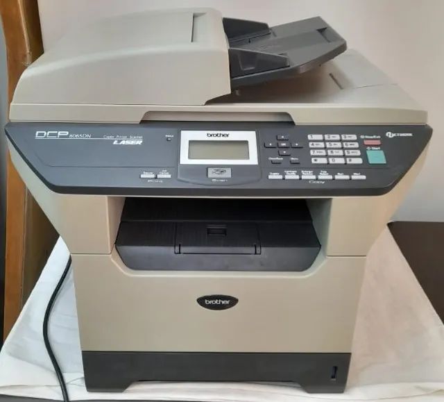 Impressora USADA Brother Laser Monocromática Multifuncional DCP 8065dn, Funcionando.