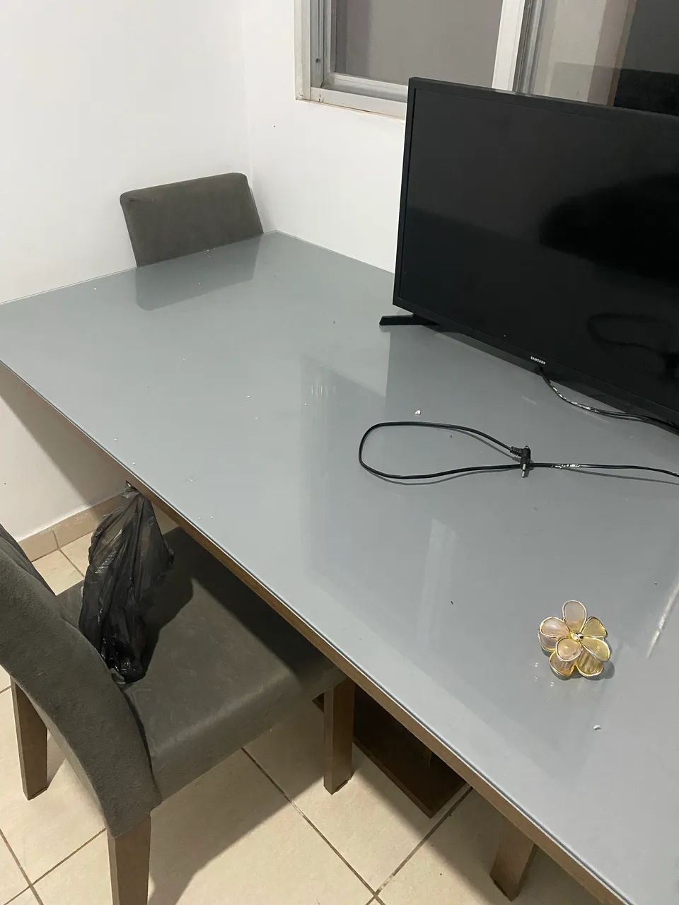 Mesa grande 4 cadeiras 