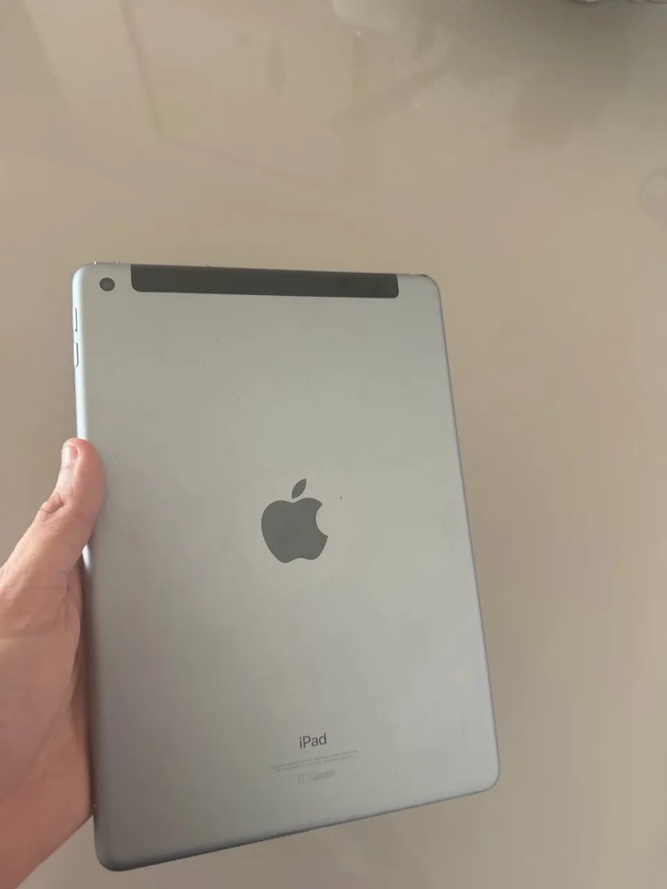 iPad - 6 Geração- 32GB - Foto 2