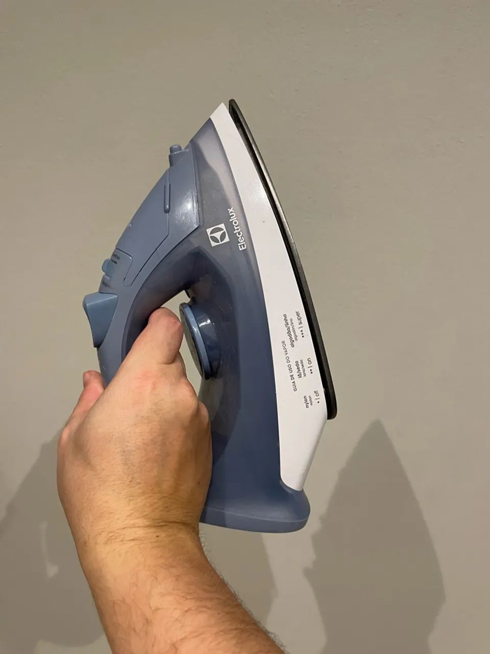 Ferro de passar roupa electrolux - Foto 3