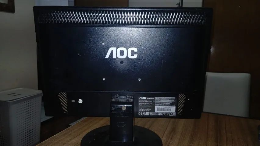 Monitor AOC 15" LCD 519SW + cabos - R$120 - Foto 2
