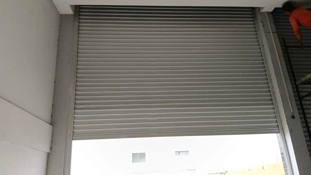 Trabalhamos com instalaç ão e manutenção de portas automáticas - Foto 4
