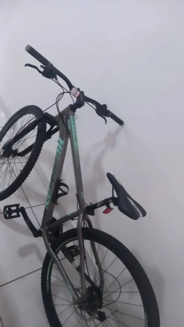 Vende bicicleta  usada apenas 3 vezes