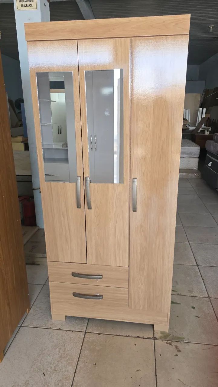 Guarda roupa de solteiro nova 