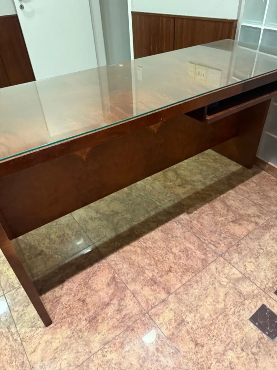 Mesa de escritório em madeira - Foto 4