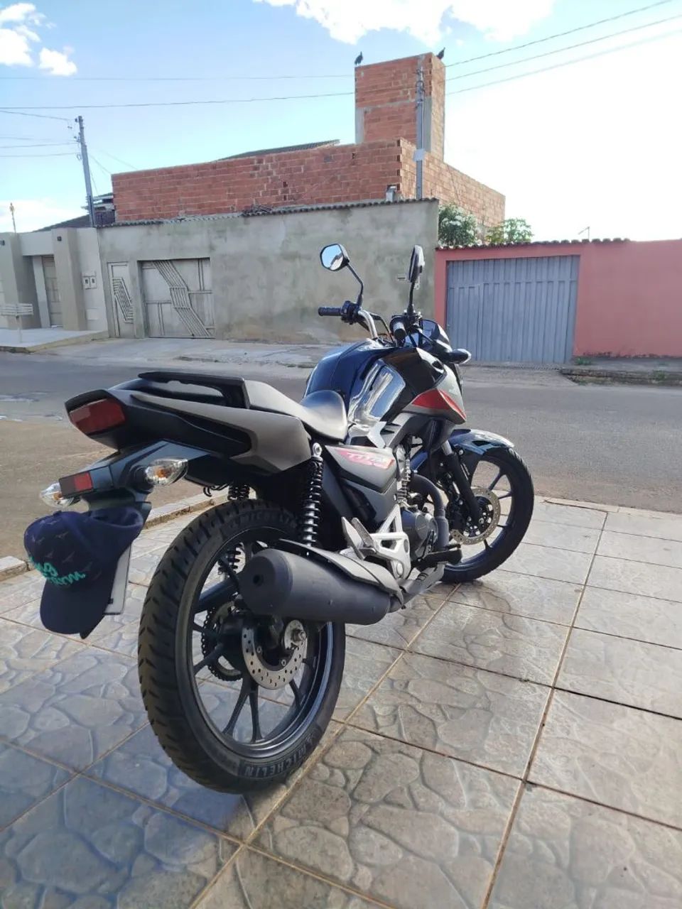 Titan  - Foto 3
