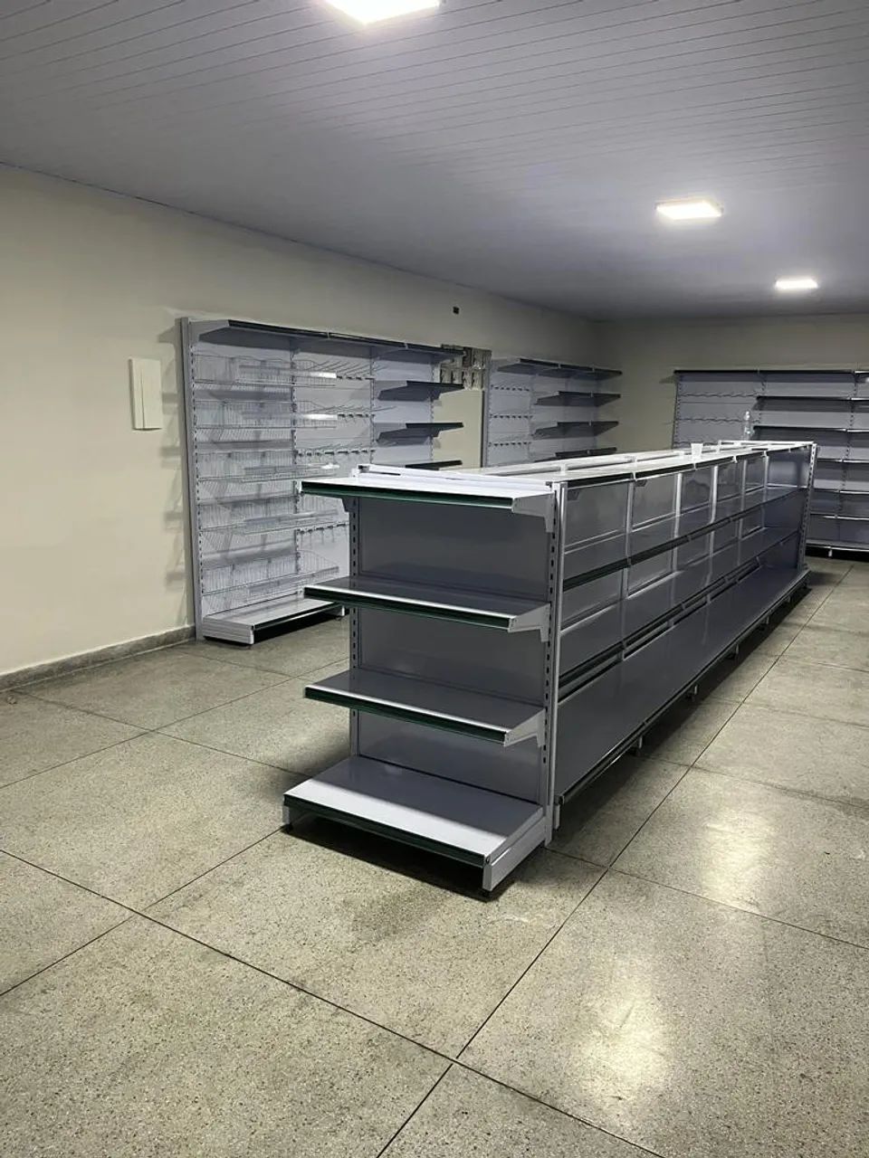 Gôndolas de supermercado 