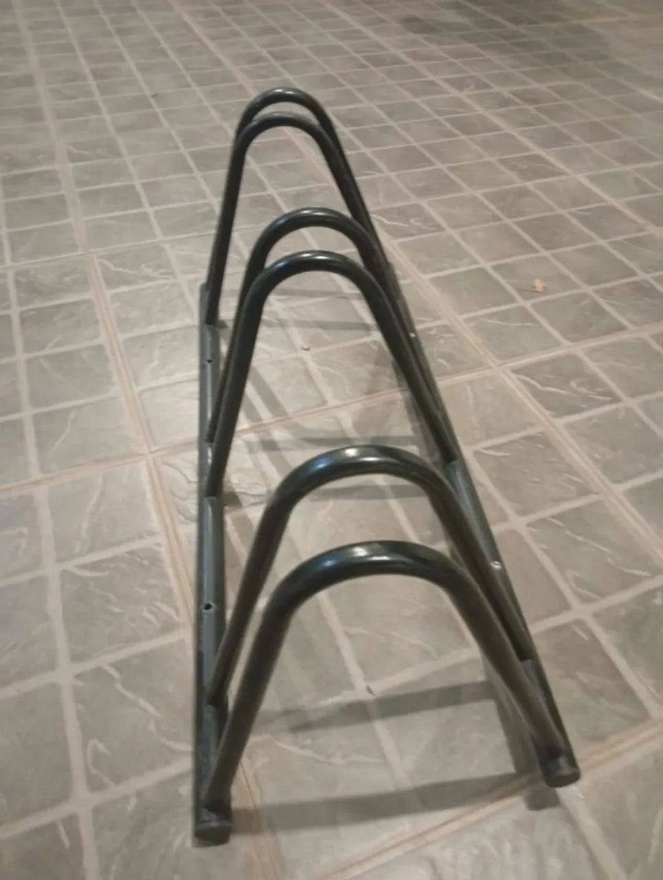 Suporte de bicicleta chão 3 vagas - Foto 2