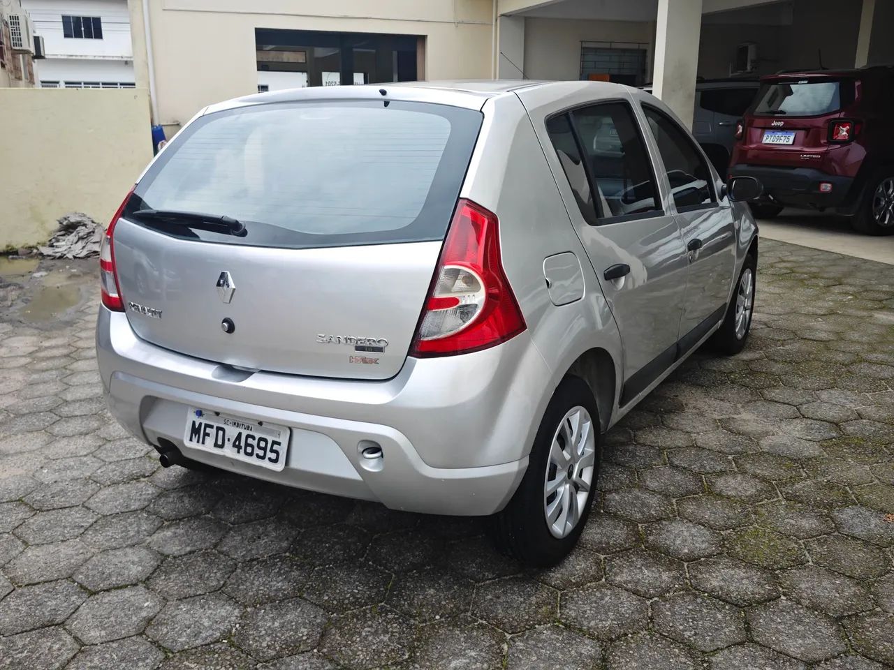Renault Sandero Expression Hi-flex 1.6 8V 5P 2009 - Foto 2