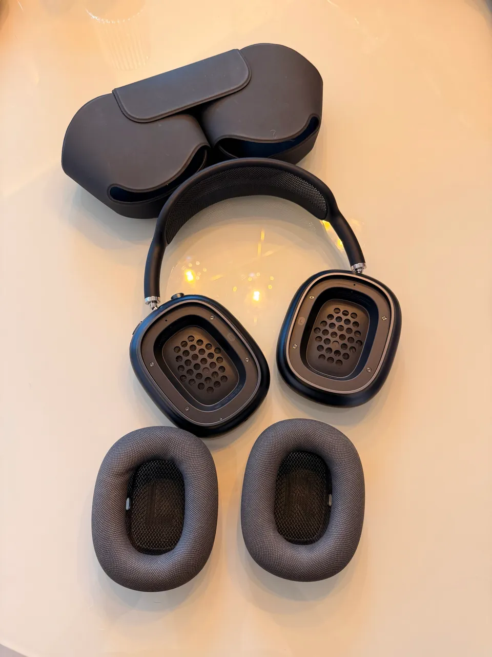 AirPods Max Apple Cinza-Espacial (Space Gray) - Completo na Caixa