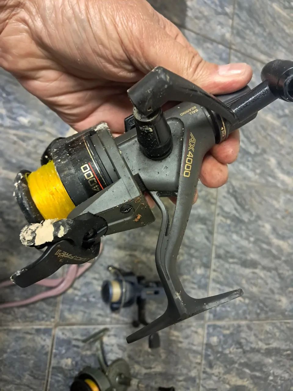 KIT MOLINETE E ALICATE DE PEIXE USADOS - Foto 2