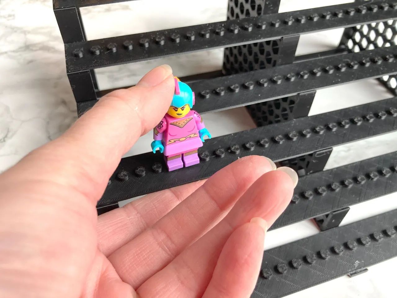 Suporte / Display para minifigures de lego - Foto 2