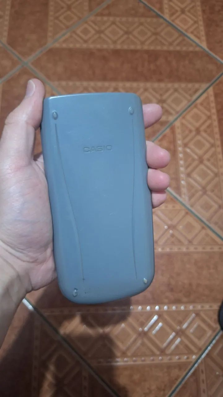 Calculadora Científica Casio fx-82ES Plus - Foto 2