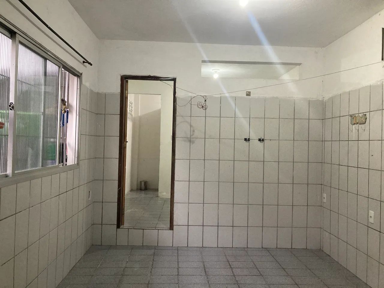 ALUGA-SE KITNET EM VITÓRIA