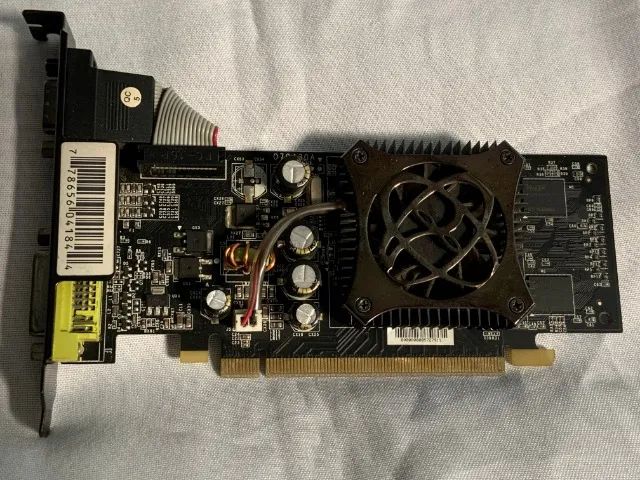 Placa de vídeo Nvidia GeForce 7200GS Nvidia de 256 MB