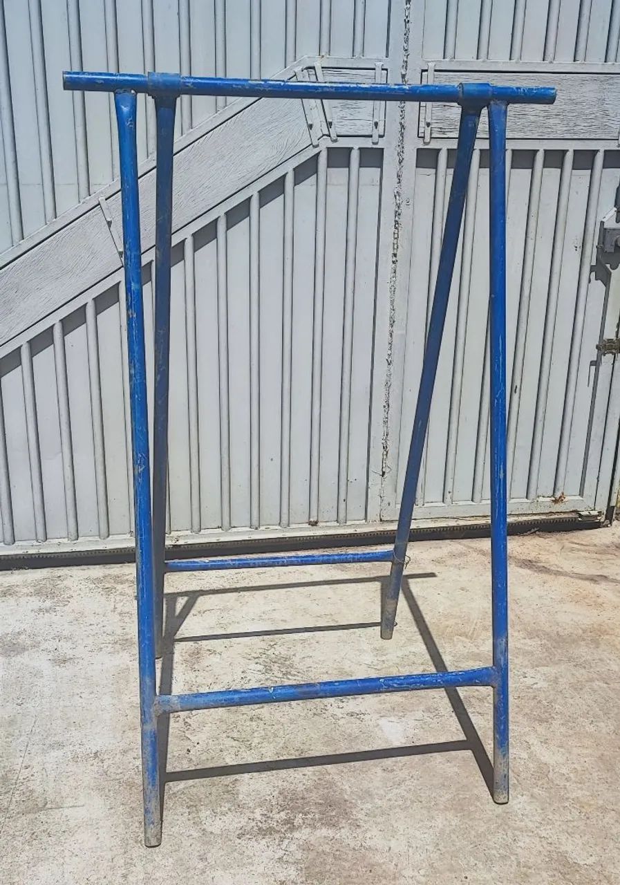 Cavalete de ferro para obras