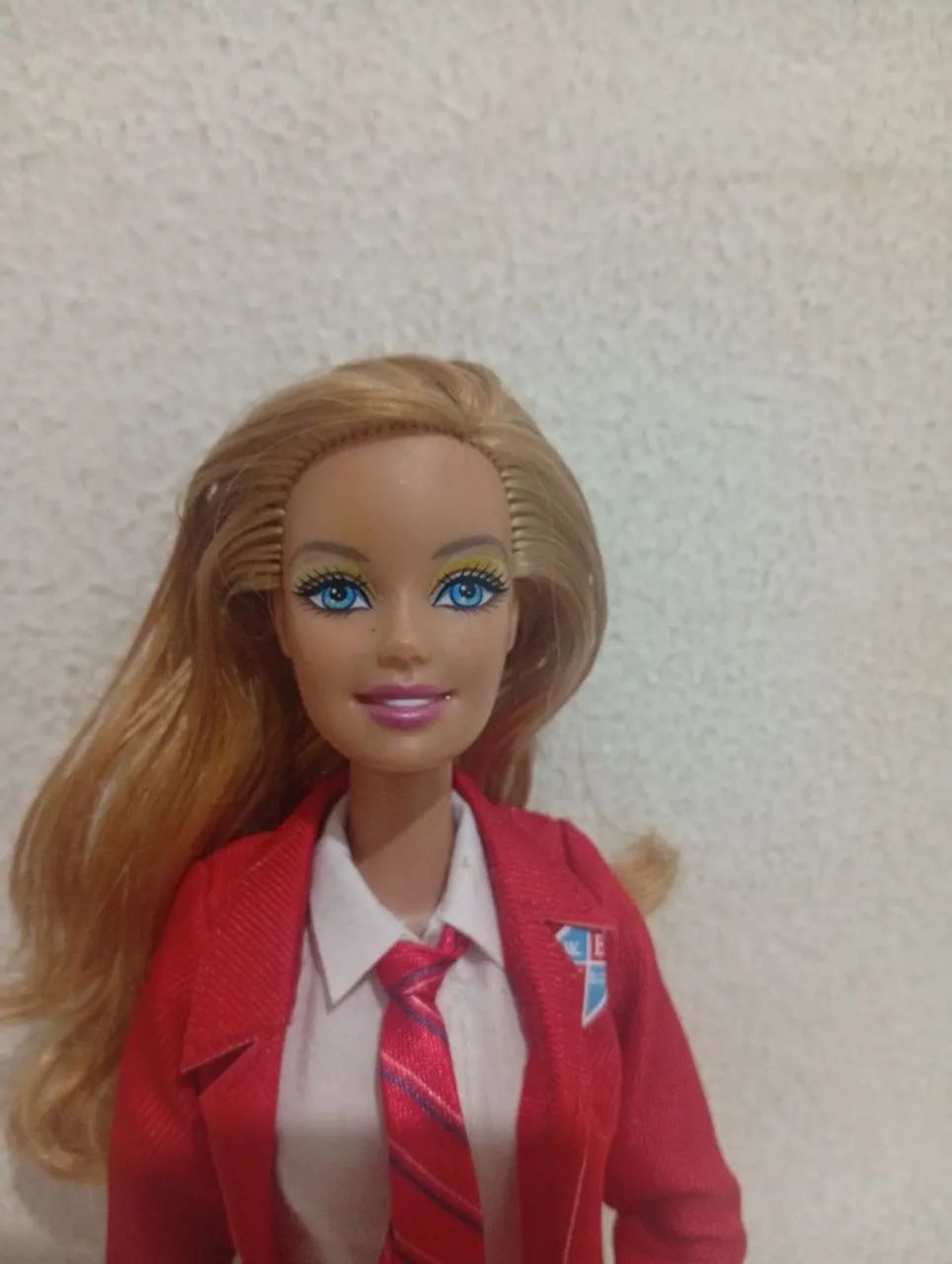 Barbie com roupinha das rebeldes - Foto 4