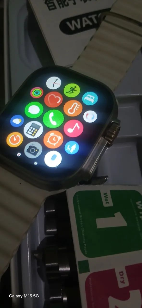 2 Smartwatch 1 nova e 1 semi nova 