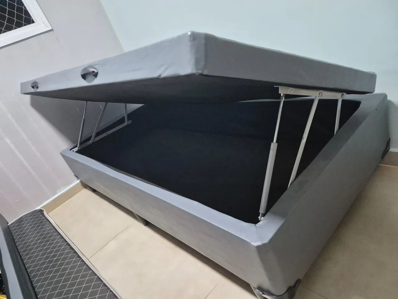 Vendo Base Solteiro Baú com Cama Auxiliar(Courino) - Foto 2