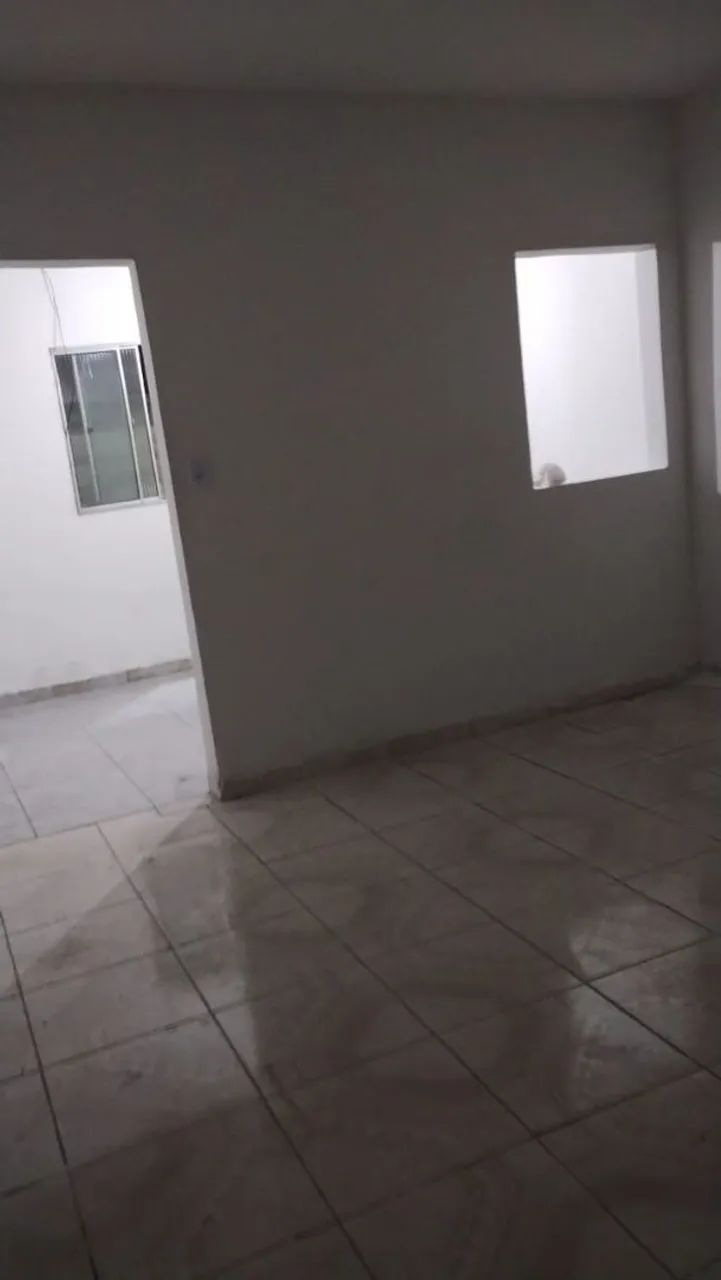 Alugo casa