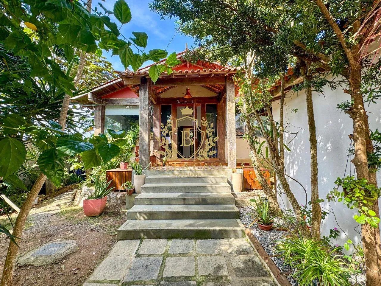 Casa em estilo buziano com 2 Kitnetes e excelente potencial de rentabilidade  Arpoador, Ar