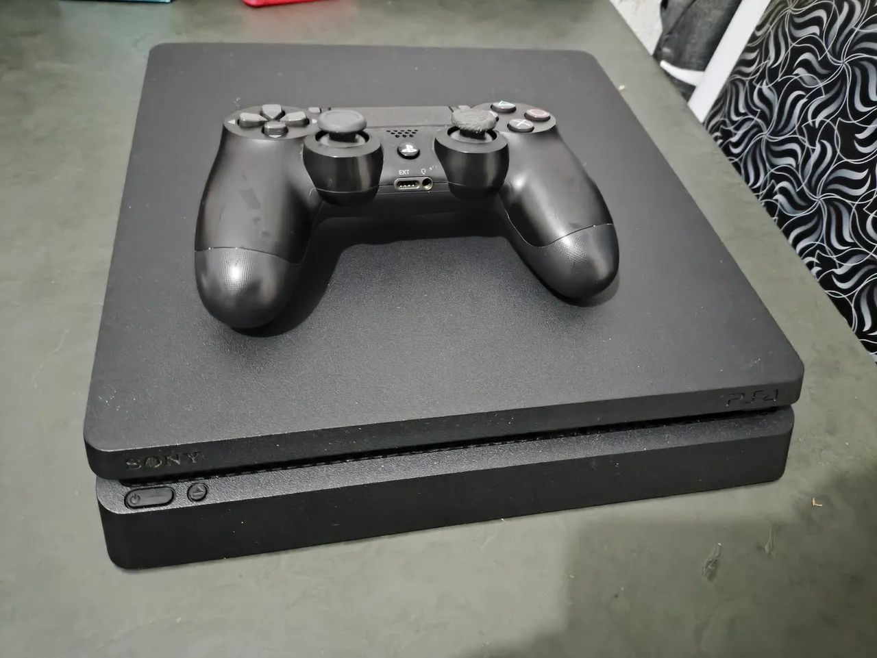 Ps 4 slim 
