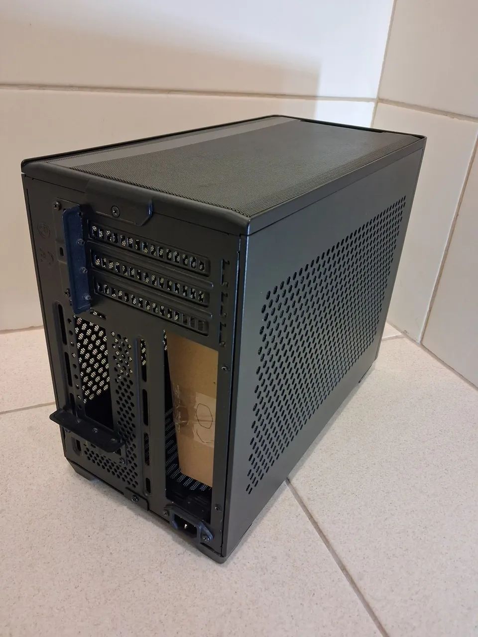 Gabinete NR200 Cooler Master - Foto 4