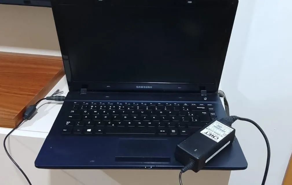 Carregador de notebook Samsung original  - Foto 2