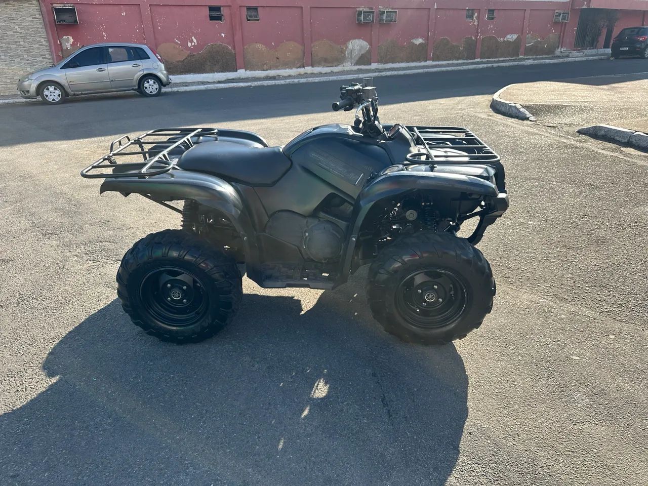 Quadriciclo Yamaha Grizzly 700 4x4 automático  - Foto 4