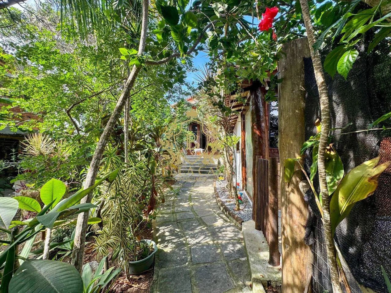 Casa em estilo buziano com 2 Kitnetes e excelente potencial de rentabilidade  Arpoador, Ar - Foto 3