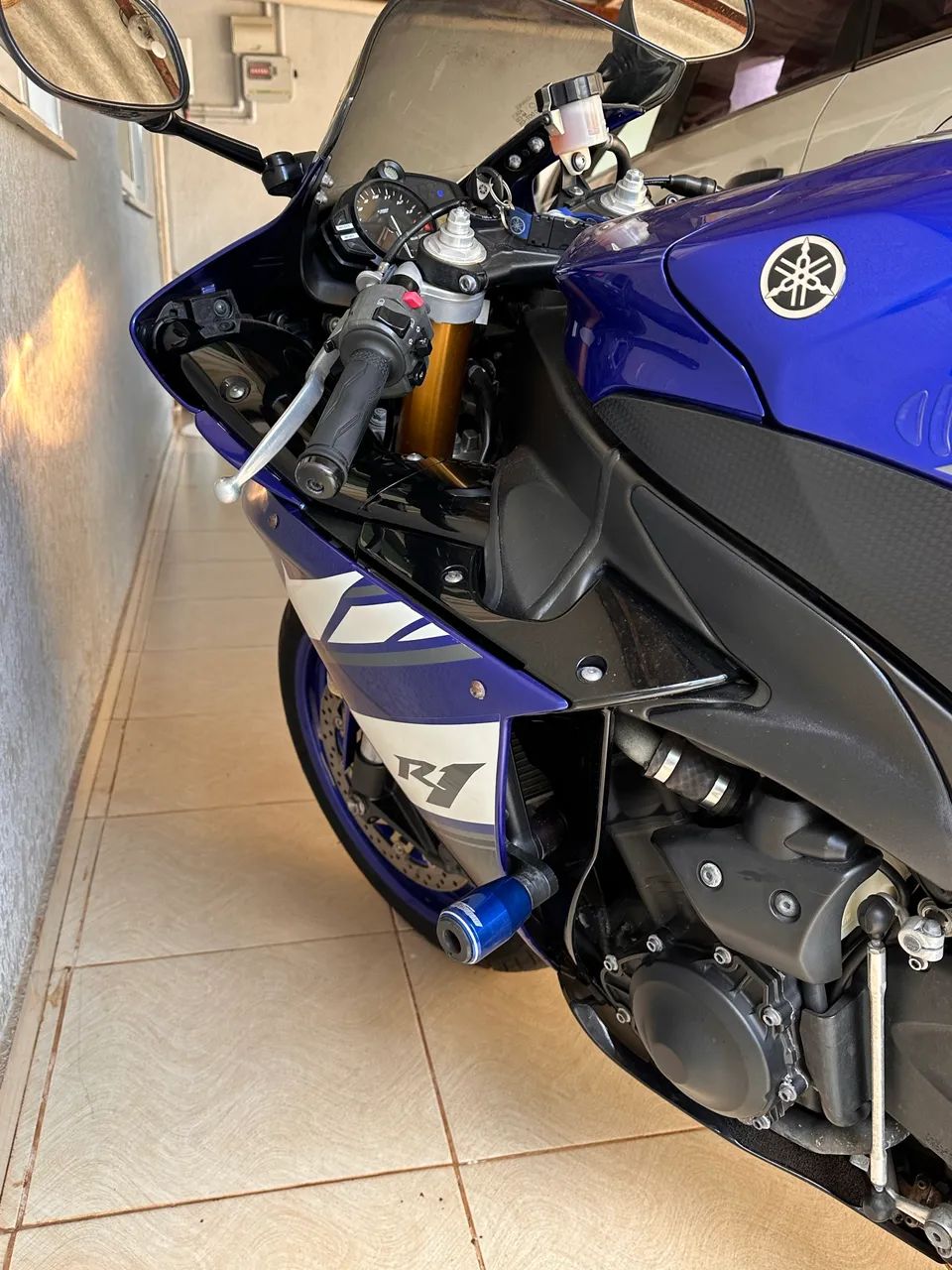 Yamaha R1 - Foto 4