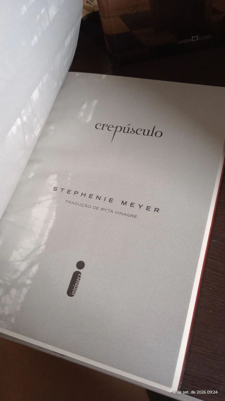 Livro 1 Crepúsculo  - Foto 2