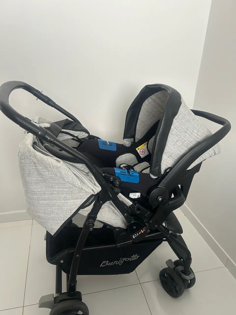 Burigotto Carrinho de bebê + bebê conforto c base  - Foto 3